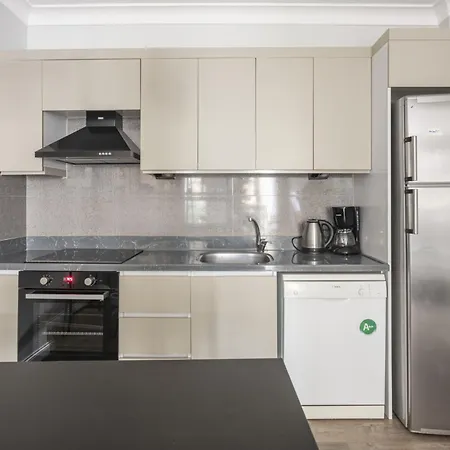 And Refreshing Flat In Beyoglu Διαμέρισμα
